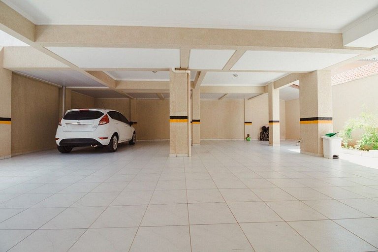 Apartamento em Bombas 180 mts do mar vista lateral.