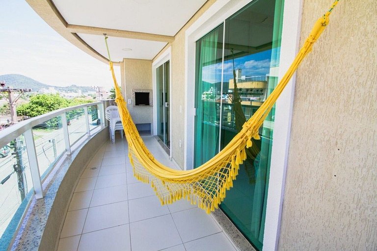 Apartamento em Bombas 180 mts do mar vista lateral.