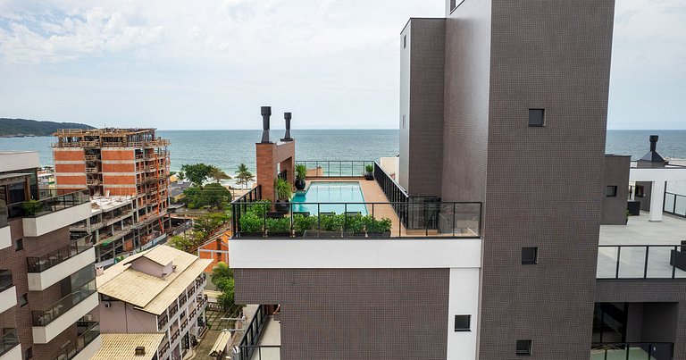 Studio com rooftop e piscina - A 120m do mar