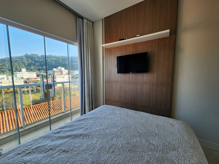 302- Apto com piscina e vista mar Bombinhas