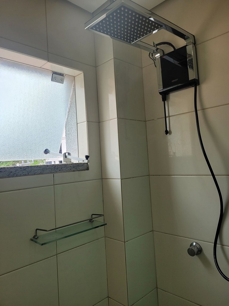 Apartamento em Bombas 180 mts do mar vista lateral.