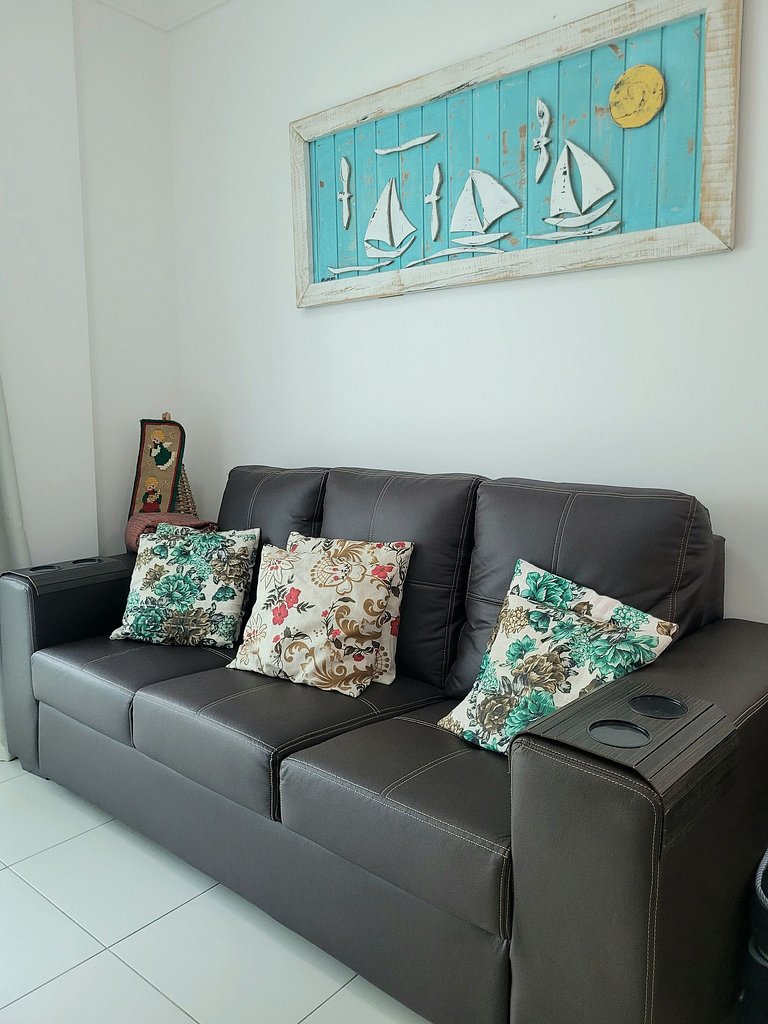 Apartamento em Bombas 180 mts do mar vista lateral.