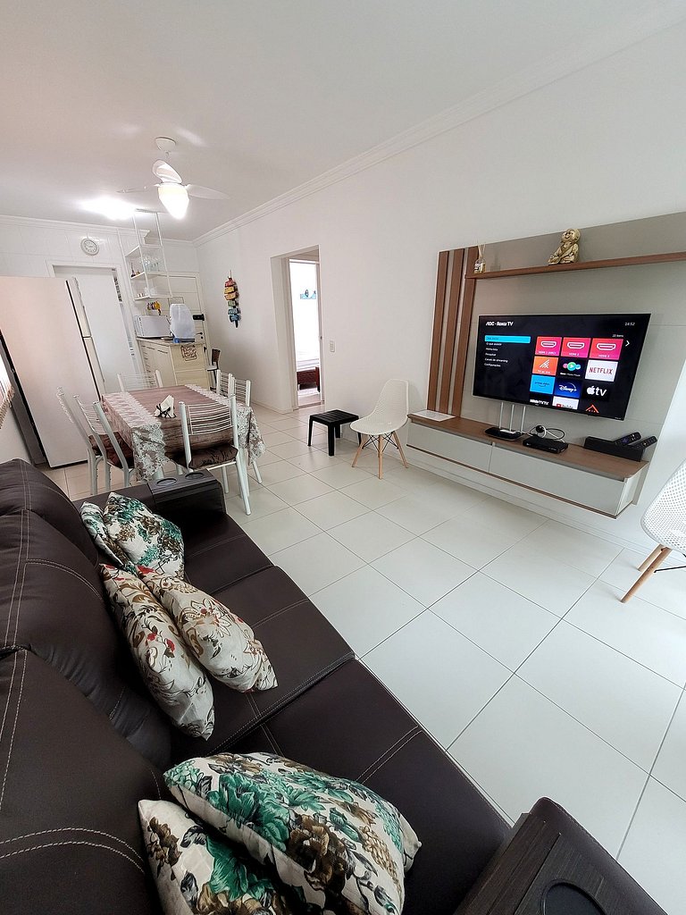 Apartamento em Bombas 180 mts do mar vista lateral.