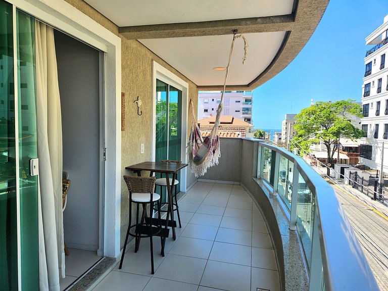 Apartamento em Bombas 180 mts do mar vista lateral.