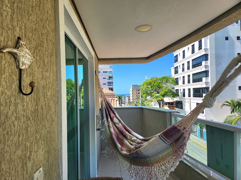 Apartamento em Bombas 180 mts do mar vista lateral.