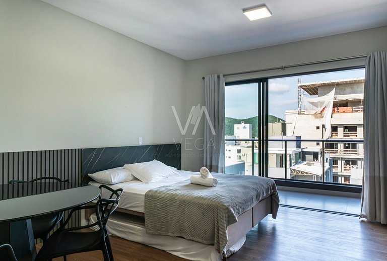 Studio com rooftop e piscina - A 120m do mar