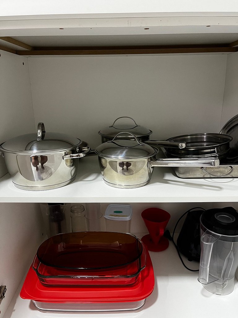 204- Apartamento quadra mar Meia Praia