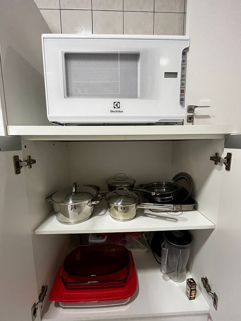 204- Apartamento quadra mar Meia Praia