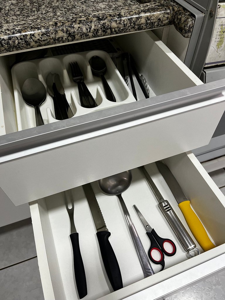 204- Apartamento quadra mar Meia Praia