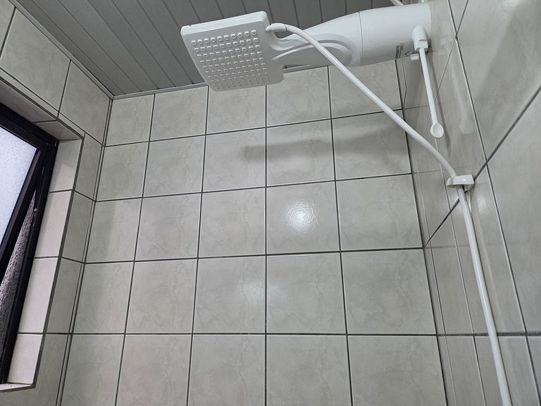 204- Apartamento quadra mar Meia Praia