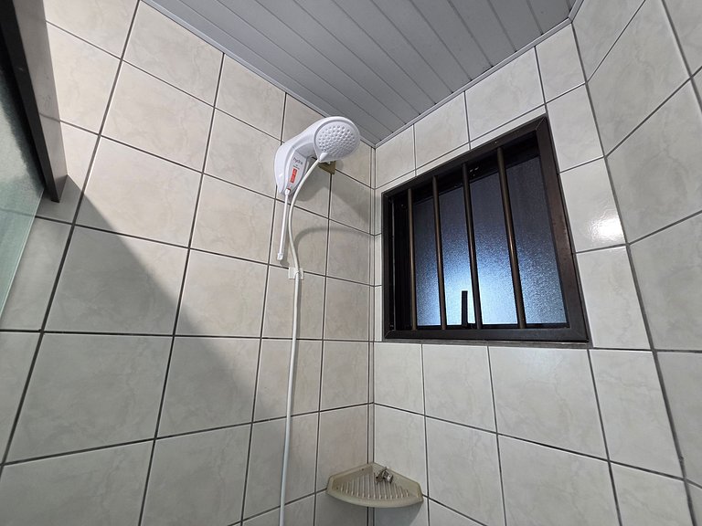 204- Apartamento quadra mar Meia Praia