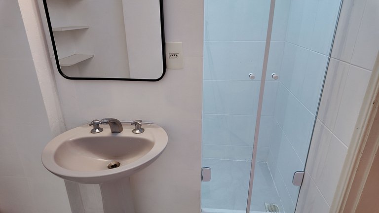 Apê Ipanema 1 dormitório a poucos mt do mar