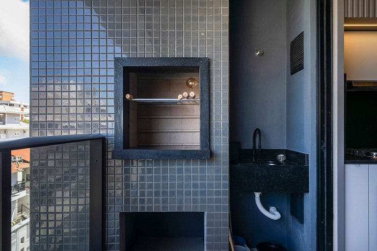 Piscina e Decoração: Apê 50 mts do mar 2 suítes