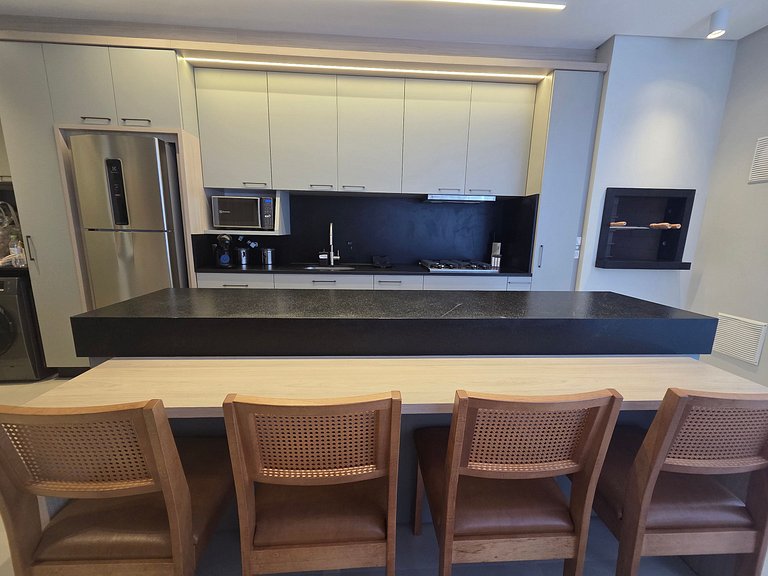 Apê alto padrão 3 suítes com piscina e academia