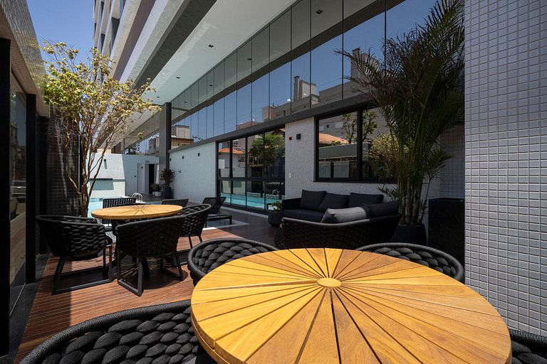 Apê novo decorado com piscina 50 mt do mar
