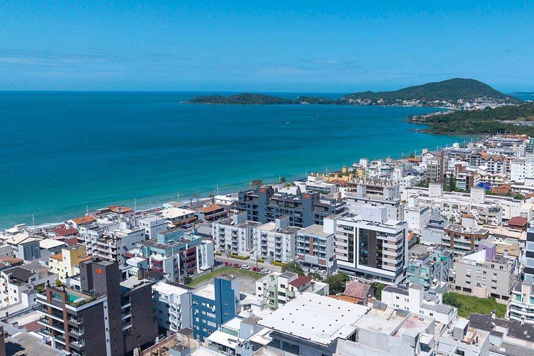 Apê novo com piscina e academia 50mt do mar