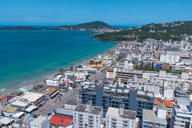 Apê novo com piscina e academia 50mt do mar