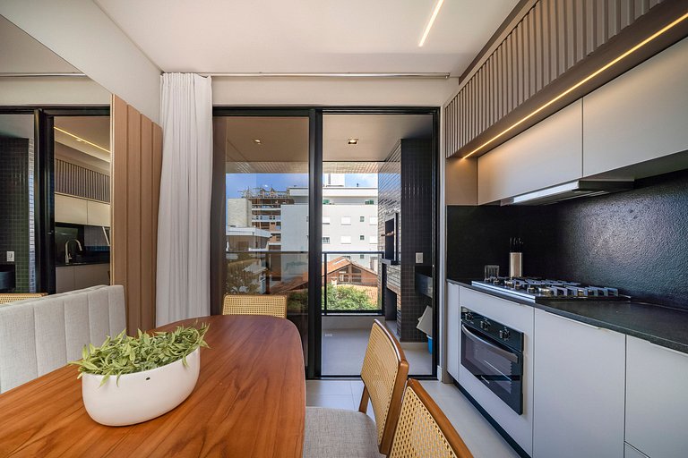 Apê novo com piscina e academia 50mt do mar