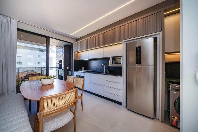 Apê novo com piscina e academia 50mt do mar