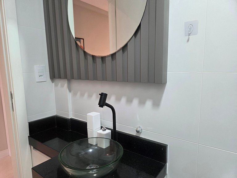 Studio Praia de Bombas com A/C + piscina