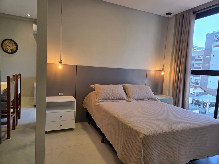 Studio Praia de Bombas com A/C + piscina