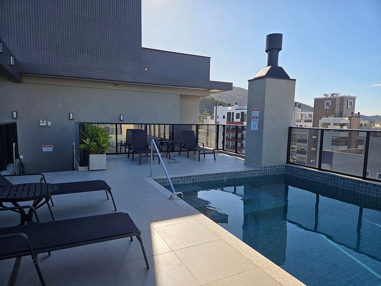 Studio Praia de Bombas com A/C + piscina
