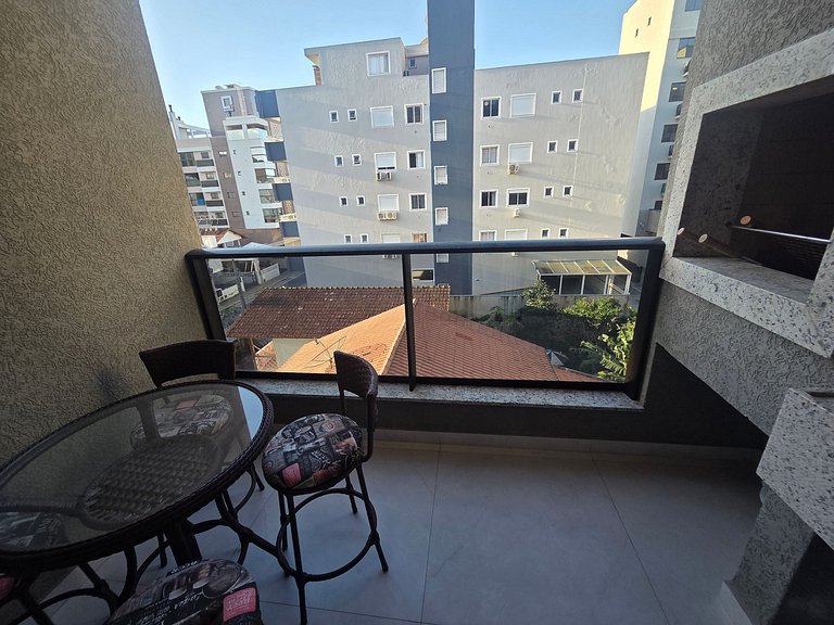 Studio Praia de Bombas com A/C + piscina